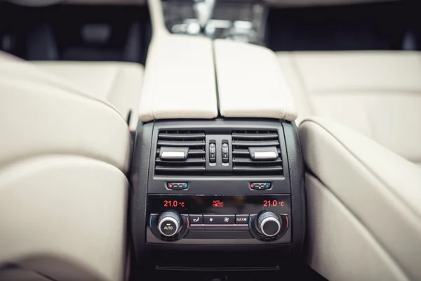 Middle A/C control system